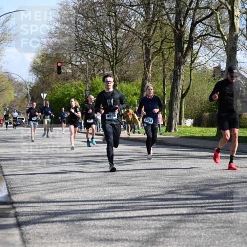 12.04.2026 - 45. Internationalen Wilhelmsburger Insellauf J. Mangold http://msf.ph/oto/9463220 12.04.2026 10:52:03 Ziel 4414, 5671, 4596, 4024, 5789, 3151, 3674, 3184, 3366, 3923, 3887, 3102, 3852, 2239, 2256, 2255, 5501, 5574, 4710, 4689, 4836, 3291, 5284, 3577, 2625, 4008, 3237 meine-sportfotos.de