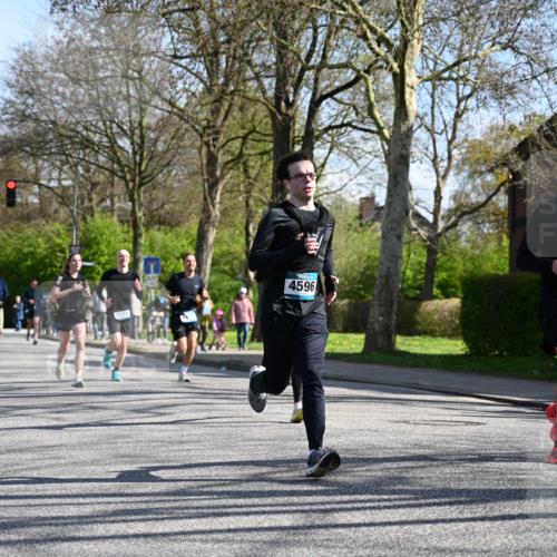 12.04.2026 - 45. Internationalen Wilhelmsburger Insellauf J. Mangold http://msf.ph/oto/9463236 12.04.2026 10:52:04 Ziel 4414, 5671, 4596, 4024, 5789, 3151, 3674, 3184, 3366, 3923, 3887, 3102, 3852, 2239, 3852, 2239, 2256, 2255, 5501, 5574, 4710, 4689, 4836, 3291, 5284, 3577, 2625, 4008, 3237, 5727 meine-sportfotos.de