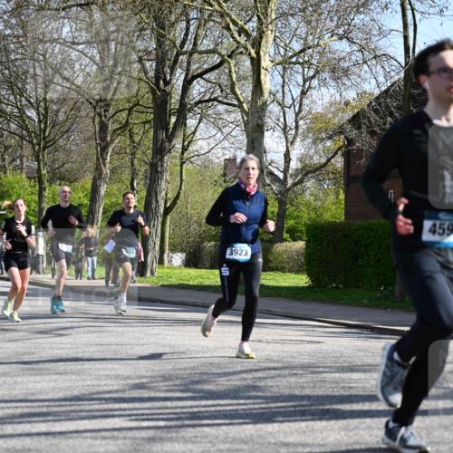 12.04.2026 - 45. Internationalen Wilhelmsburger Insellauf J. Mangold http://msf.ph/oto/9463245 12.04.2026 10:52:05 Ziel 4414, 5671, 4596, 4024, 5789, 3151, 3674, 3184, 3366, 3923, 3887, 3102, 3852, 2239, 2256, 2255, 2256, 2255, 5501, 5574, 4710, 4689, 4836, 3291, 5284, 3577, 2625, 4008, 3237, 5727 meine-sportfotos.de