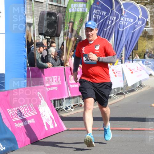 12.04.2026 - 45. Internationalen Wilhelmsburger Insellauf Strokosch-Dieckow http://msf.ph/oto/9463250 12.04.2026 11:12:23 Ziel 4920, 3046 meine-sportfotos.de