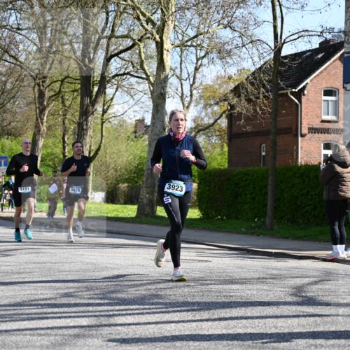 12.04.2026 - 45. Internationalen Wilhelmsburger Insellauf J. Mangold http://msf.ph/oto/9463251 12.04.2026 10:52:05 Ziel 4414, 5671, 4596, 4024, 5789, 3151, 3674, 3184, 3366, 3923, 3887, 3102, 3852, 2239, 2256, 2255, 2256, 2255, 5501, 5574, 4710, 4689, 4836, 3291, 5284, 3577, 2625, 4008, 3237, 5727 meine-sportfotos.de