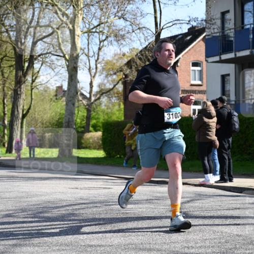 12.04.2026 - 45. Internationalen Wilhelmsburger Insellauf J. Mangold http://msf.ph/oto/9463282 12.04.2026 10:52:10 Ziel 4596, 4024, 5789, 3151, 3674, 3184, 3366, 3923, 3887, 3102, 3852, 2239, 2256, 2255, 5501, 5574, 4710, 4689, 4836, 3291, 5284, 3577, 2625, 4008, 3237, 5727 meine-sportfotos.de