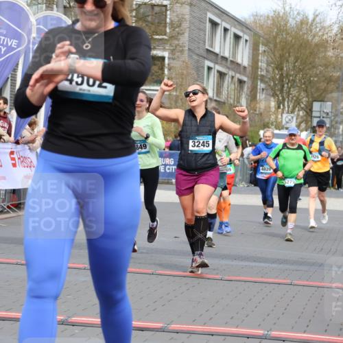 12.04.2026 - 45. Internationalen Wilhelmsburger Insellauf Strokosch-Dieckow http://msf.ph/oto/9463308 12.04.2026 13:16:49 Ziel 3220, 4502, 3897, 3245, 4849, 3195, 5275, 5269 meine-sportfotos.de