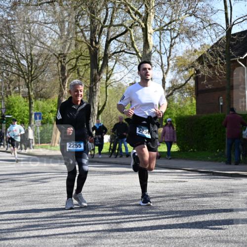 12.04.2026 - 45. Internationalen Wilhelmsburger Insellauf J. Mangold http://msf.ph/oto/9463311 12.04.2026 10:52:19 Ziel 3366, 3923, 3887, 3102, 3852, 2239, 2256, 2255, 5501, 5574, 4710, 4689, 4836, 3291, 5284, 3577, 2625, 4008, 3237, 5727, 2746, 2355, 5491, 3576 meine-sportfotos.de
