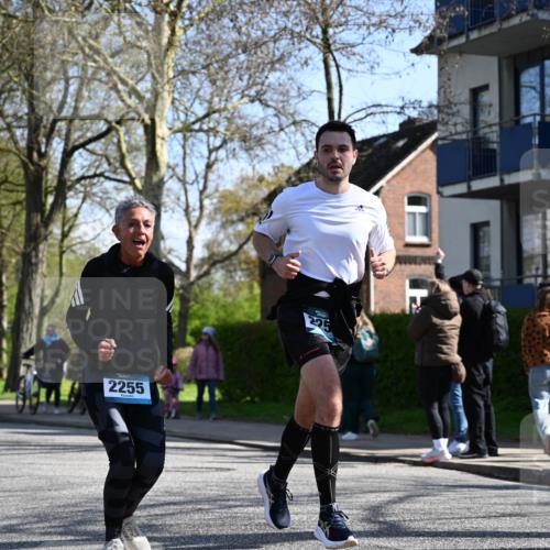 12.04.2026 - 45. Internationalen Wilhelmsburger Insellauf J. Mangold http://msf.ph/oto/9463322 12.04.2026 10:52:20 Ziel 3366, 3923, 3887, 3102, 3852, 2239, 2256, 2255, 5501, 5574, 4710, 4689, 4836, 3291, 5284, 3577, 2625, 4008, 3237, 5727, 2746, 2355, 5491, 3576 meine-sportfotos.de