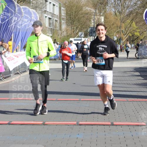 12.04.2026 - 45. Internationalen Wilhelmsburger Insellauf Strokosch-Dieckow http://msf.ph/oto/9463327 12.04.2026 11:12:29 Ziel 2817, 2916 meine-sportfotos.de