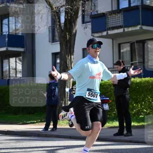 12.04.2026 - 45. Internationalen Wilhelmsburger Insellauf J. Mangold http://msf.ph/oto/9463344 12.04.2026 10:52:24 Ziel 3852, 2239, 2256, 2255, 5501, 5574, 4710, 4689, 4836, 3291, 5284, 3577, 2625, 2625, 4008, 3237, 5727, 2746, 2355, 5491, 3576, 4457, 2978, 2004 meine-sportfotos.de