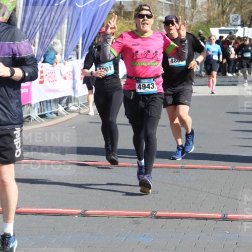 12.04.2026 - 45. Internationalen Wilhelmsburger Insellauf Strokosch-Dieckow http://msf.ph/oto/9463358 12.04.2026 10:53:37 Ziel 2162, 4943, 4801, 4802, 5544 meine-sportfotos.de