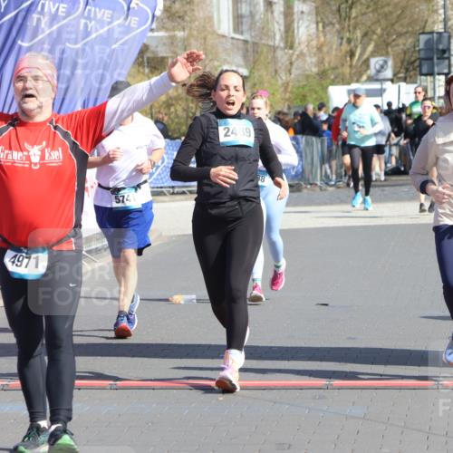 12.04.2026 - 45. Internationalen Wilhelmsburger Insellauf Strokosch-Dieckow http://msf.ph/oto/9463369 12.04.2026 11:12:36 Ziel 4971, 2489, 3844, 5741, 2668 meine-sportfotos.de