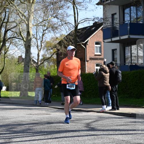 12.04.2026 - 45. Internationalen Wilhelmsburger Insellauf J. Mangold http://msf.ph/oto/9463376 12.04.2026 10:52:28 Ziel 3852, 2239, 2256, 2255, 5501, 5574, 4710, 4689, 4836, 3291, 5284, 3577, 2625, 4008, 3237, 5727, 5727, 2746, 2355, 5491, 3576, 4457, 2978, 2004 meine-sportfotos.de