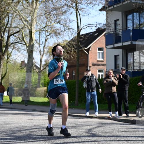 12.04.2026 - 45. Internationalen Wilhelmsburger Insellauf J. Mangold http://msf.ph/oto/9463395 12.04.2026 10:52:39 Ziel 4689, 4836, 3291, 5284, 3577, 2625, 4008, 3237, 5727, 2746, 2355, 5491, 3576, 4457, 2978, 2004, 2162, 4943, 4801, 4802, 5544 meine-sportfotos.de