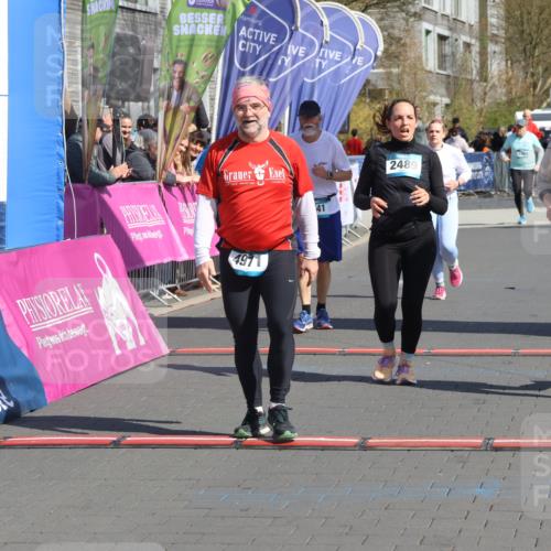 12.04.2026 - 45. Internationalen Wilhelmsburger Insellauf Strokosch-Dieckow http://msf.ph/oto/9463418 12.04.2026 11:12:37 Ziel 4971, 2489, 3844, 5741, 2668 meine-sportfotos.de