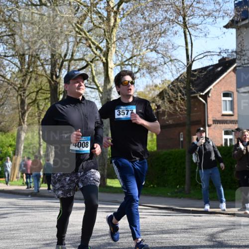 12.04.2026 - 45. Internationalen Wilhelmsburger Insellauf J. Mangold http://msf.ph/oto/9463428 12.04.2026 10:52:42 Ziel 3291, 5284, 3577, 2625, 4008, 3237, 5727, 2746, 2355, 5491, 3576, 3576, 4457, 2978, 2004, 2162, 4943, 4801, 4802, 5544, 4499, 4277, 2600, 5490, 5576 meine-sportfotos.de