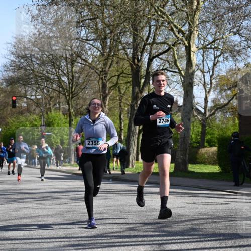 12.04.2026 - 45. Internationalen Wilhelmsburger Insellauf J. Mangold http://msf.ph/oto/9463436 12.04.2026 10:52:47 Ziel 3577, 2625, 4008, 3237, 5727, 2746, 2355, 5491, 3576, 4457, 2978, 2978, 2004, 2162, 4943, 4801, 4802, 5544, 4499, 4277, 2600, 5490, 5576 meine-sportfotos.de