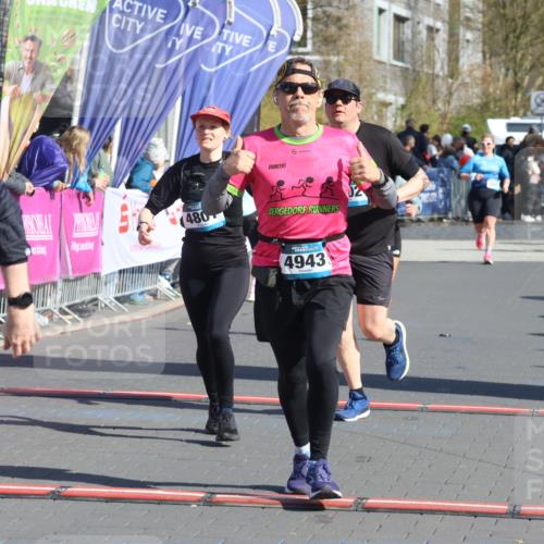 12.04.2026 - 45. Internationalen Wilhelmsburger Insellauf Strokosch-Dieckow http://msf.ph/oto/9463447 12.04.2026 10:53:37 Ziel 2162, 4943, 4801, 4802, 5544 meine-sportfotos.de