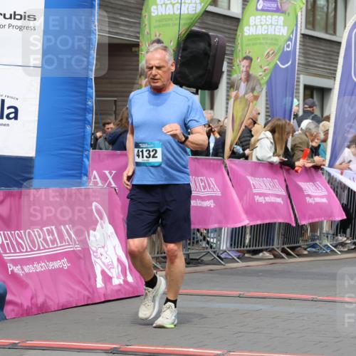 12.04.2026 - 45. Internationalen Wilhelmsburger Insellauf Strokosch-Dieckow http://msf.ph/oto/9463465 12.04.2026 13:16:41 Ziel 4132, 2849, 4808, 5261, 3220, 4502 meine-sportfotos.de