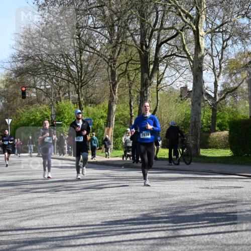 12.04.2026 - 45. Internationalen Wilhelmsburger Insellauf J. Mangold http://msf.ph/oto/9463491 12.04.2026 10:52:55 Ziel 2746, 2355, 5491, 3576, 4457, 2978, 2004, 2162, 2162, 4943, 4801, 4802, 5544, 4499, 4277, 2600, 5490, 5576, 5614, 4750, 2593, 2834 meine-sportfotos.de