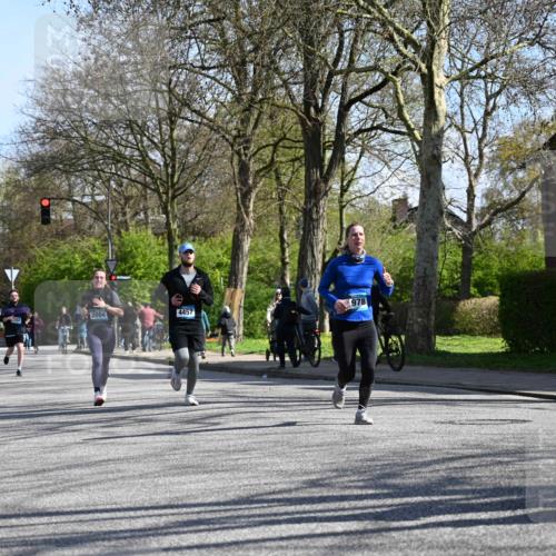 12.04.2026 - 45. Internationalen Wilhelmsburger Insellauf J. Mangold http://msf.ph/oto/9463496 12.04.2026 10:52:56 Ziel 2746, 2355, 5491, 3576, 4457, 2978, 2004, 2162, 4943, 4801, 4802, 5544, 4499, 4277, 2600, 5490, 5576, 5614, 4750, 2593, 2834, 2554 meine-sportfotos.de