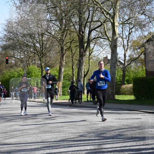 12.04.2026 - 45. Internationalen Wilhelmsburger Insellauf J. Mangold http://msf.ph/oto/9463501 12.04.2026 10:52:56 Ziel 2746, 2355, 5491, 3576, 4457, 2978, 2004, 2162, 4943, 4801, 4802, 5544, 4499, 4277, 2600, 5490, 5576, 5614, 4750, 2593, 2834, 2554 meine-sportfotos.de