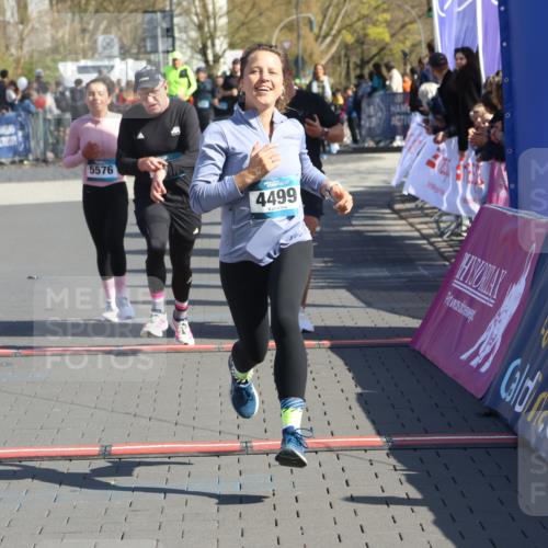 12.04.2026 - 45. Internationalen Wilhelmsburger Insellauf Strokosch-Dieckow http://msf.ph/oto/9463512 12.04.2026 10:53:44 Ziel 5544, 4499, 4277, 2600, 5490, 5576 meine-sportfotos.de