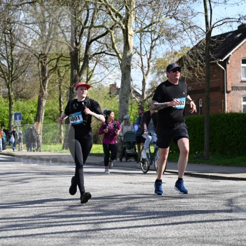 12.04.2026 - 45. Internationalen Wilhelmsburger Insellauf J. Mangold http://msf.ph/oto/9463538 12.04.2026 10:53:10 Ziel 4457, 2978, 2004, 2162, 4943, 4801, 4802, 5544, 4499, 4277, 2600, 5490, 5576, 5614, 4750, 2593, 2834, 2554, 5617, 5650, 4338 meine-sportfotos.de
