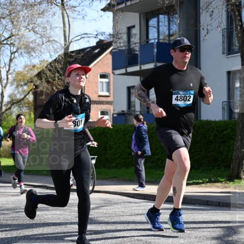 12.04.2026 - 45. Internationalen Wilhelmsburger Insellauf J. Mangold http://msf.ph/oto/9463554 12.04.2026 10:53:11 Ziel 2978, 2004, 2162, 4943, 4801, 4802, 5544, 4499, 4277, 2600, 5490, 5576, 5614, 4750, 2593, 2834, 2554, 5617, 5650, 4338, 5406 meine-sportfotos.de