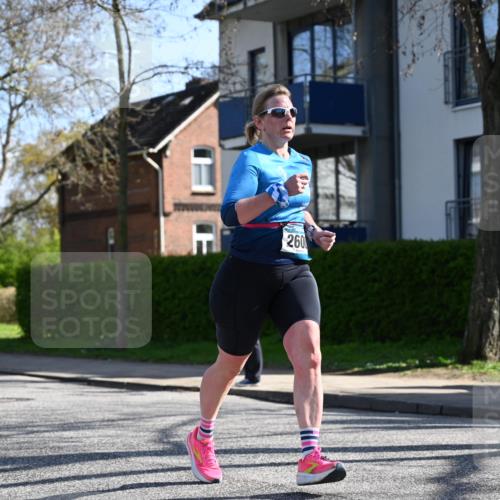 12.04.2026 - 45. Internationalen Wilhelmsburger Insellauf J. Mangold http://msf.ph/oto/9463573 12.04.2026 10:53:15 Ziel 2162, 4943, 4801, 4802, 5544, 4499, 4277, 2600, 5490, 5576, 5614, 4750, 2593, 2834, 2554, 5617, 5650, 5650, 4338, 5406 meine-sportfotos.de
