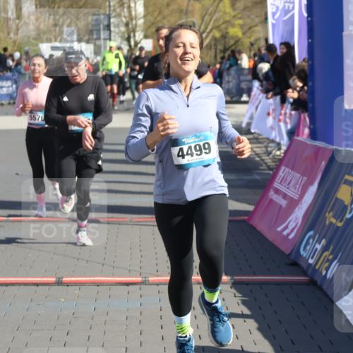 12.04.2026 - 45. Internationalen Wilhelmsburger Insellauf Strokosch-Dieckow http://msf.ph/oto/9463584 12.04.2026 10:53:44 Ziel 5544, 4499, 4277, 2600, 5490, 5576 meine-sportfotos.de