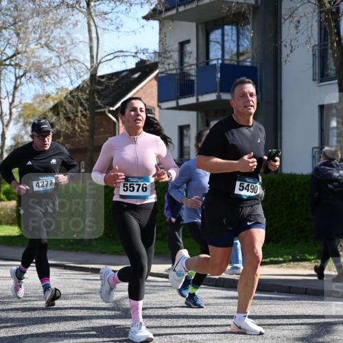 12.04.2026 - 45. Internationalen Wilhelmsburger Insellauf J. Mangold http://msf.ph/oto/9463596 12.04.2026 10:53:19 Ziel 2162, 4943, 4801, 4802, 5544, 4499, 4277, 2600, 5490, 5576, 5614, 4750, 2593, 2834, 2554, 5617, 5650, 4338, 5406, 2368, 5347, 3399 meine-sportfotos.de