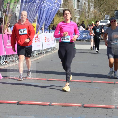 12.04.2026 - 45. Internationalen Wilhelmsburger Insellauf Strokosch-Dieckow http://msf.ph/oto/9463597 12.04.2026 11:12:59 Ziel 2435, 3517, 2739 meine-sportfotos.de