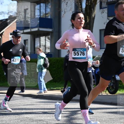 12.04.2026 - 45. Internationalen Wilhelmsburger Insellauf J. Mangold http://msf.ph/oto/9463606 12.04.2026 10:53:19 Ziel 2162, 4943, 4801, 4802, 5544, 4499, 4277, 2600, 5490, 5576, 5614, 4750, 2593, 2834, 2554, 5617, 5650, 4338, 5406, 2368, 5347, 3399 meine-sportfotos.de