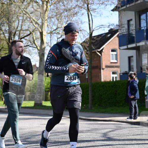 12.04.2026 - 45. Internationalen Wilhelmsburger Insellauf J. Mangold http://msf.ph/oto/9463655 12.04.2026 10:53:27 Ziel 4499, 4277, 2600, 5490, 5576, 5614, 4750, 2593, 2834, 2554, 5617, 5650, 5650, 4338, 5406, 2368, 5347, 3399, 2606, 3918, 5740, 2958, 2957, 2895 meine-sportfotos.de