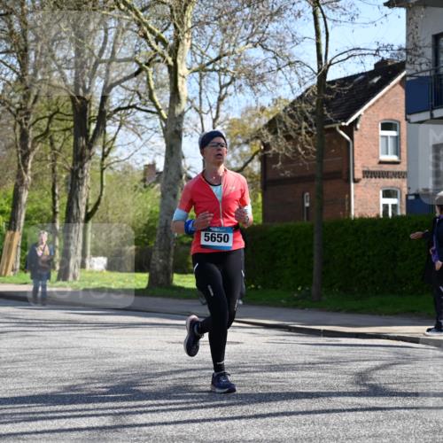 12.04.2026 - 45. Internationalen Wilhelmsburger Insellauf J. Mangold http://msf.ph/oto/9463667 12.04.2026 10:53:34 Ziel 5614, 4750, 2593, 2834, 2554, 5617, 5650, 4338, 5406, 2368, 5347, 3399, 2606, 2606, 3918, 5740, 2958, 2957, 2895, 3724 meine-sportfotos.de