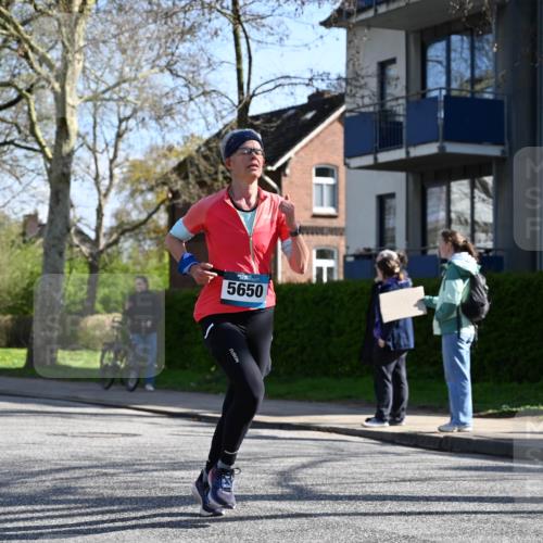 12.04.2026 - 45. Internationalen Wilhelmsburger Insellauf J. Mangold http://msf.ph/oto/9463676 12.04.2026 10:53:35 Ziel 5614, 4750, 2593, 2834, 2554, 5617, 5650, 4338, 5406, 5406, 2368, 5347, 3399, 2606, 3918, 5740, 2958, 2957, 2895, 3724, 2399 meine-sportfotos.de