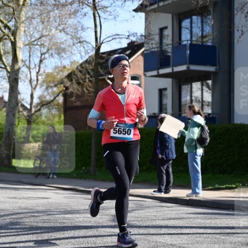 12.04.2026 - 45. Internationalen Wilhelmsburger Insellauf J. Mangold http://msf.ph/oto/9463679 12.04.2026 10:53:35 Ziel 5614, 4750, 2593, 2834, 2554, 5617, 5650, 4338, 5406, 5406, 2368, 5347, 3399, 2606, 3918, 5740, 2958, 2957, 2895, 3724, 2399 meine-sportfotos.de