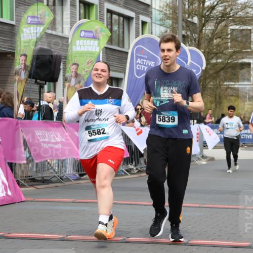 12.04.2026 - 45. Internationalen Wilhelmsburger Insellauf Strokosch-Dieckow http://msf.ph/oto/9463683 12.04.2026 13:16:28 Ziel 2681, 5839, 5582, 5666, 3993, 5517 meine-sportfotos.de