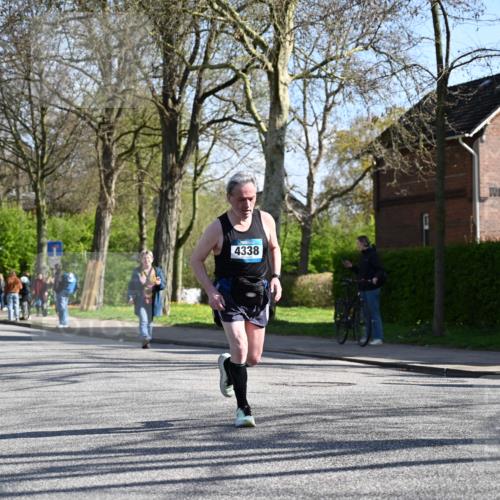 12.04.2026 - 45. Internationalen Wilhelmsburger Insellauf J. Mangold http://msf.ph/oto/9463684 12.04.2026 10:53:38 Ziel 5614, 4750, 2593, 2834, 2554, 5617, 5650, 4338, 5406, 2368, 5347, 3399, 2606, 3918, 5740, 3918, 5740, 2958, 2957, 2895, 3724, 2399 meine-sportfotos.de
