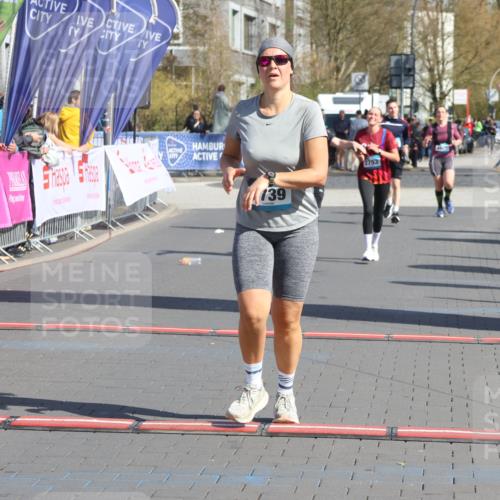12.04.2026 - 45. Internationalen Wilhelmsburger Insellauf Strokosch-Dieckow http://msf.ph/oto/9463693 12.04.2026 11:13:01 Ziel 2435, 3517, 2739 meine-sportfotos.de