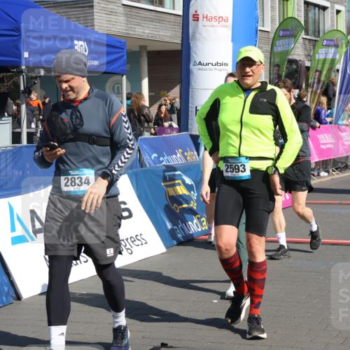 12.04.2026 - 45. Internationalen Wilhelmsburger Insellauf Strokosch-Dieckow http://msf.ph/oto/9463695 12.04.2026 10:54:02 Ziel 2834, 2554, 5617 meine-sportfotos.de