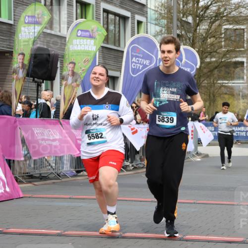 12.04.2026 - 45. Internationalen Wilhelmsburger Insellauf Strokosch-Dieckow http://msf.ph/oto/9463697 12.04.2026 13:16:28 Ziel 2681, 5839, 5582, 5666, 3993, 5517 meine-sportfotos.de