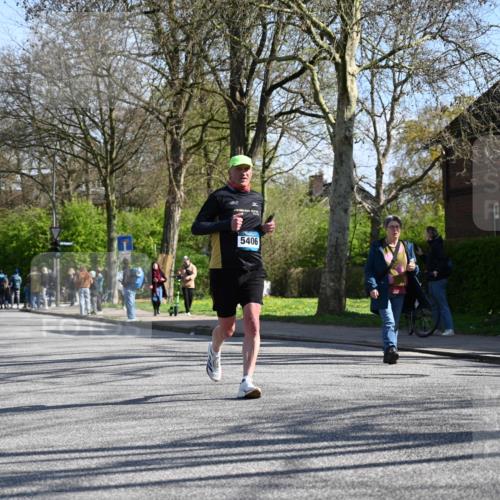 12.04.2026 - 45. Internationalen Wilhelmsburger Insellauf J. Mangold http://msf.ph/oto/9463702 12.04.2026 10:53:44 Ziel 2554, 5617, 5650, 4338, 5406, 2368, 5347, 3399, 2606, 3918, 5740, 2958, 2957, 2895, 3724, 3724, 2399, 3580, 3596, 4131 meine-sportfotos.de