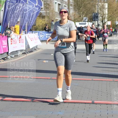 12.04.2026 - 45. Internationalen Wilhelmsburger Insellauf Strokosch-Dieckow http://msf.ph/oto/9463703 12.04.2026 11:13:01 Ziel 2435, 3517, 2739 meine-sportfotos.de