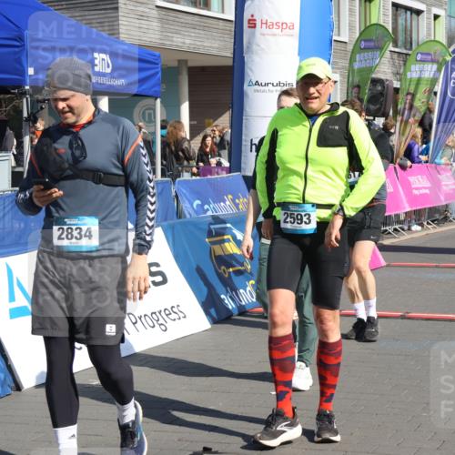 12.04.2026 - 45. Internationalen Wilhelmsburger Insellauf Strokosch-Dieckow http://msf.ph/oto/9463715 12.04.2026 10:54:02 Ziel 2834, 2554, 5617 meine-sportfotos.de