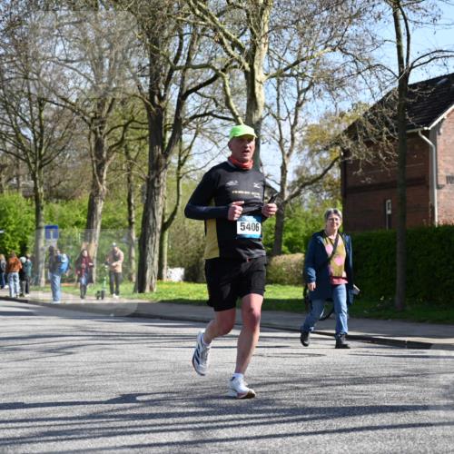 12.04.2026 - 45. Internationalen Wilhelmsburger Insellauf J. Mangold http://msf.ph/oto/9463716 12.04.2026 10:53:45 Ziel 2554, 5617, 5650, 4338, 5406, 2368, 5347, 3399, 2606, 3918, 5740, 2958, 2957, 2895, 3724, 2399, 3580, 3596, 4131 meine-sportfotos.de