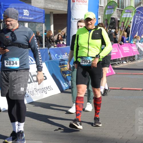 12.04.2026 - 45. Internationalen Wilhelmsburger Insellauf Strokosch-Dieckow http://msf.ph/oto/9463729 12.04.2026 10:54:03 Ziel 2554, 5617, 5650 meine-sportfotos.de