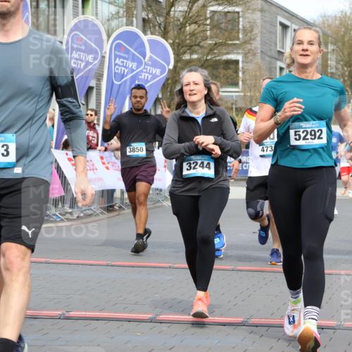 12.04.2026 - 45. Internationalen Wilhelmsburger Insellauf Strokosch-Dieckow http://msf.ph/oto/9463765 12.04.2026 13:16:17 Ziel 3250, 5008, 2853, 3280, 3244, 5292, 4861, 2032, 4731, 2884, 3850, 4053, 5686 meine-sportfotos.de