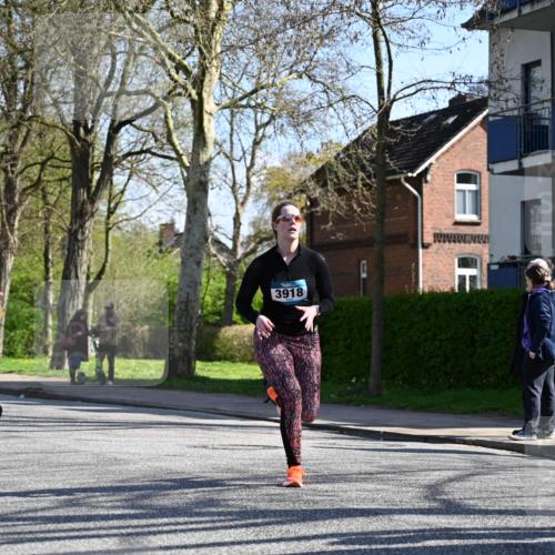 12.04.2026 - 45. Internationalen Wilhelmsburger Insellauf J. Mangold http://msf.ph/oto/9463797 12.04.2026 10:54:01 Ziel 2368, 5347, 3399, 2606, 3918, 5740, 2958, 2957, 2895, 3724, 2399, 3580, 3596, 4131, 2569, 4389, 4390, 2701 meine-sportfotos.de