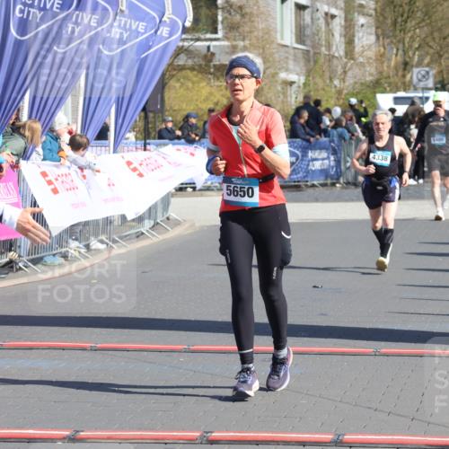 12.04.2026 - 45. Internationalen Wilhelmsburger Insellauf Strokosch-Dieckow http://msf.ph/oto/9463798 12.04.2026 10:54:06 Ziel 5650 meine-sportfotos.de