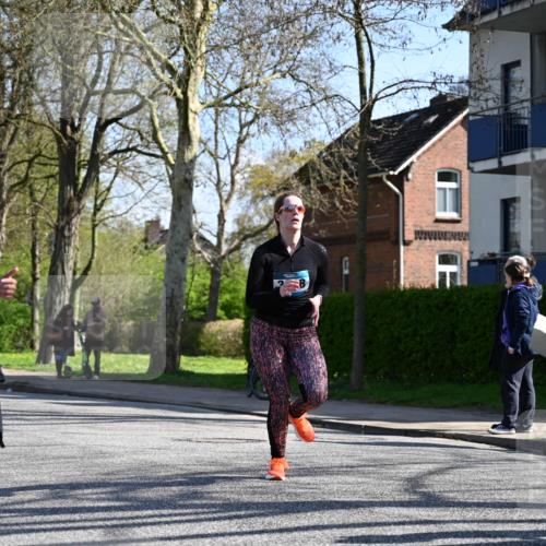 12.04.2026 - 45. Internationalen Wilhelmsburger Insellauf J. Mangold http://msf.ph/oto/9463800 12.04.2026 10:54:01 Ziel 2368, 5347, 3399, 2606, 3918, 5740, 2958, 2957, 2895, 3724, 2399, 3580, 3596, 4131, 2569, 4389, 4390, 2701 meine-sportfotos.de
