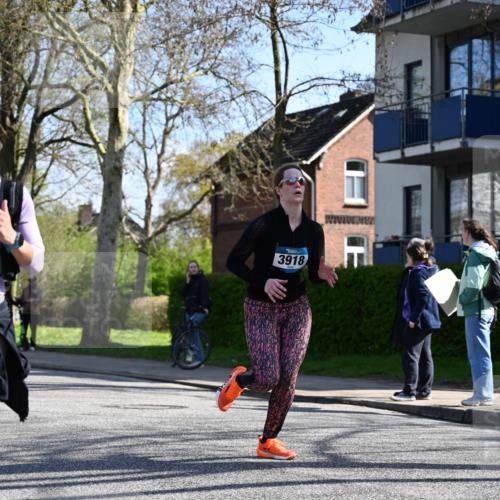 12.04.2026 - 45. Internationalen Wilhelmsburger Insellauf J. Mangold http://msf.ph/oto/9463805 12.04.2026 10:54:01 Ziel 2368, 5347, 3399, 2606, 3918, 5740, 2958, 2957, 2895, 3724, 2399, 3580, 3596, 4131, 2569, 4389, 4390, 2701 meine-sportfotos.de